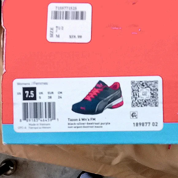 Sneakers - Picture 1 of 2